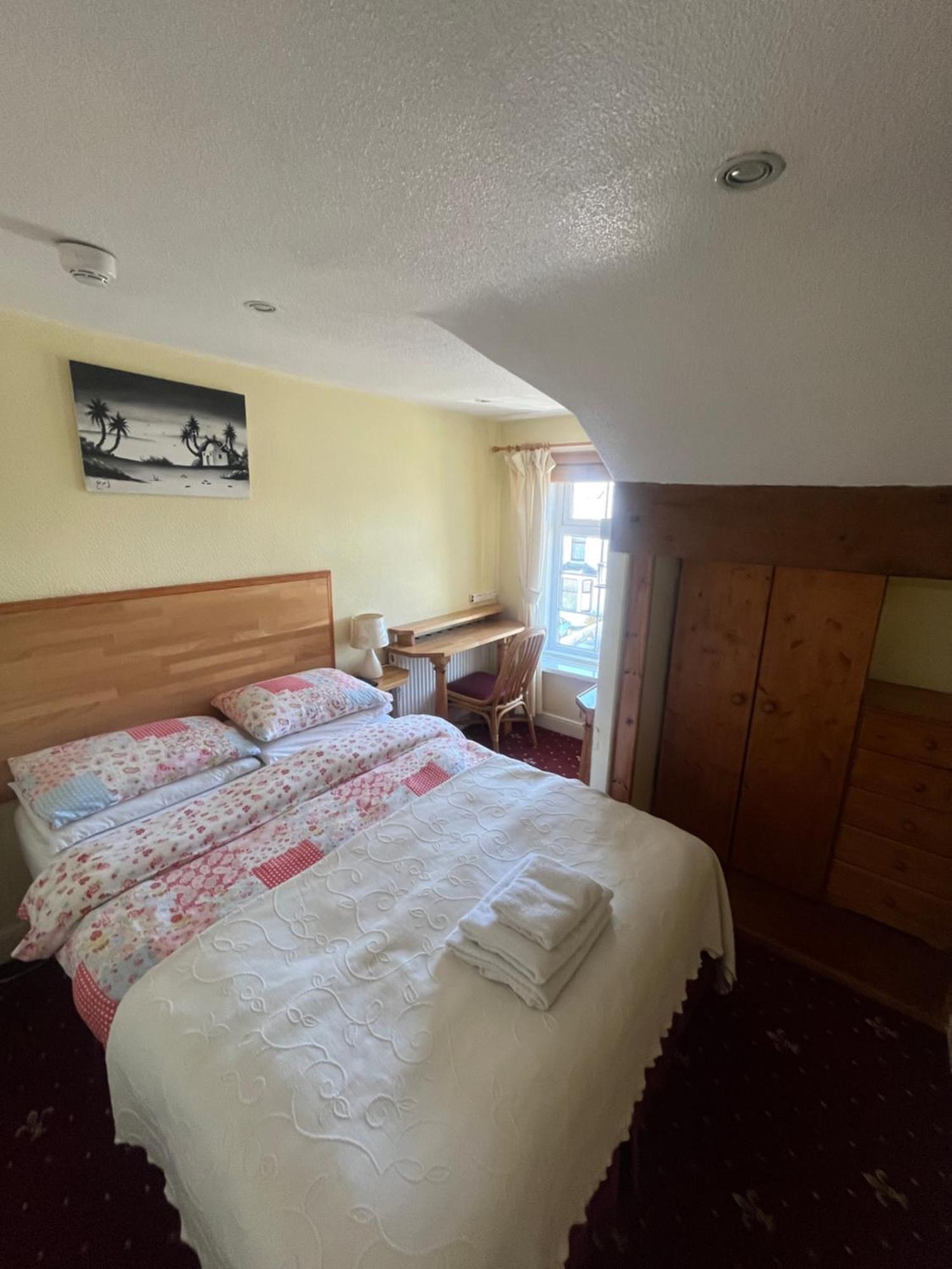 Marston Town Centre Villa Blackpool Esterno foto