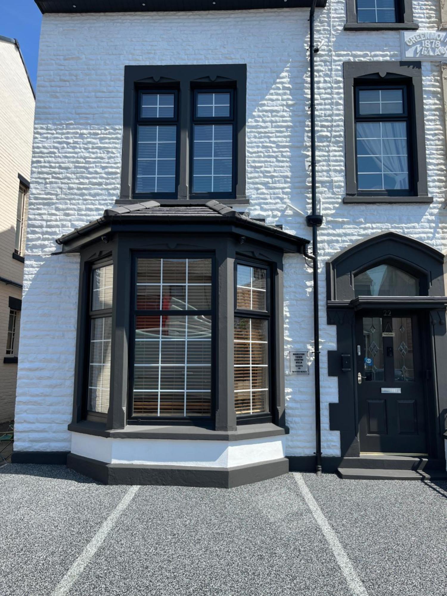 Marston Town Centre Villa Blackpool Esterno foto